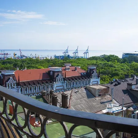 Central With Sea View 敖德萨